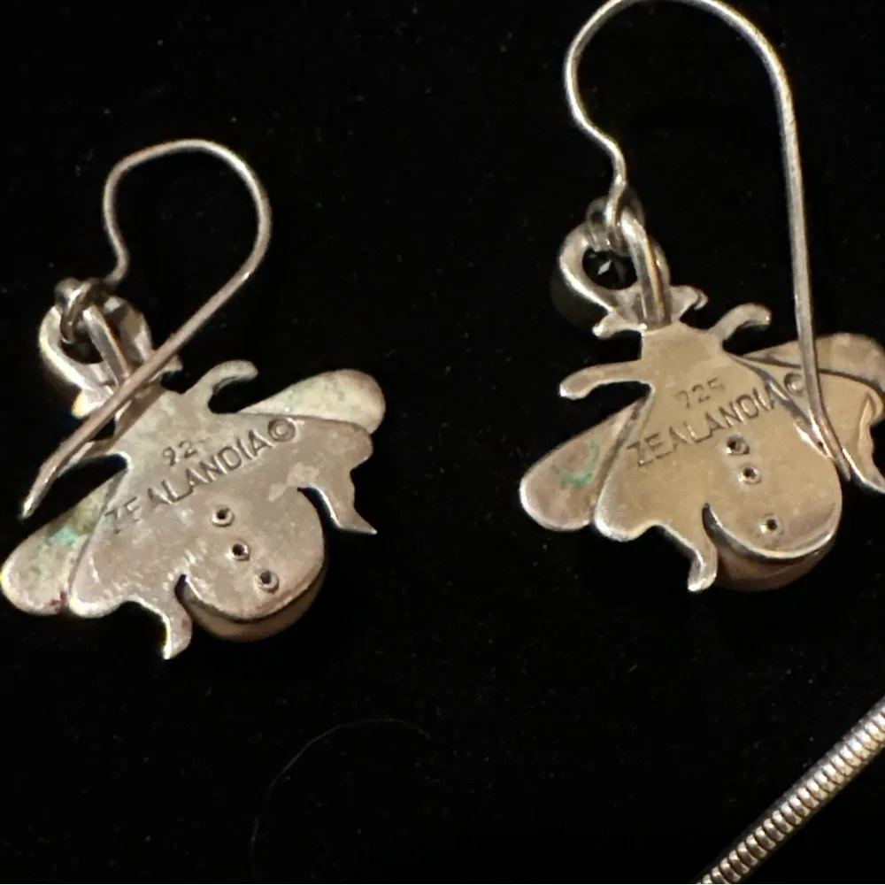 Bee Inspired by Zealandia Designs Sterling Silver & Peridot Necklace & Earrings - Picture 2 of 7